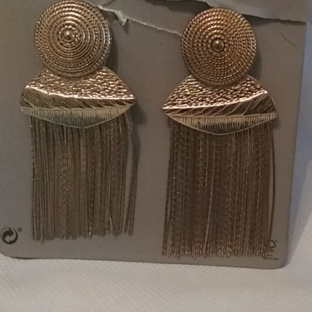 Zaraz collection earrings.
